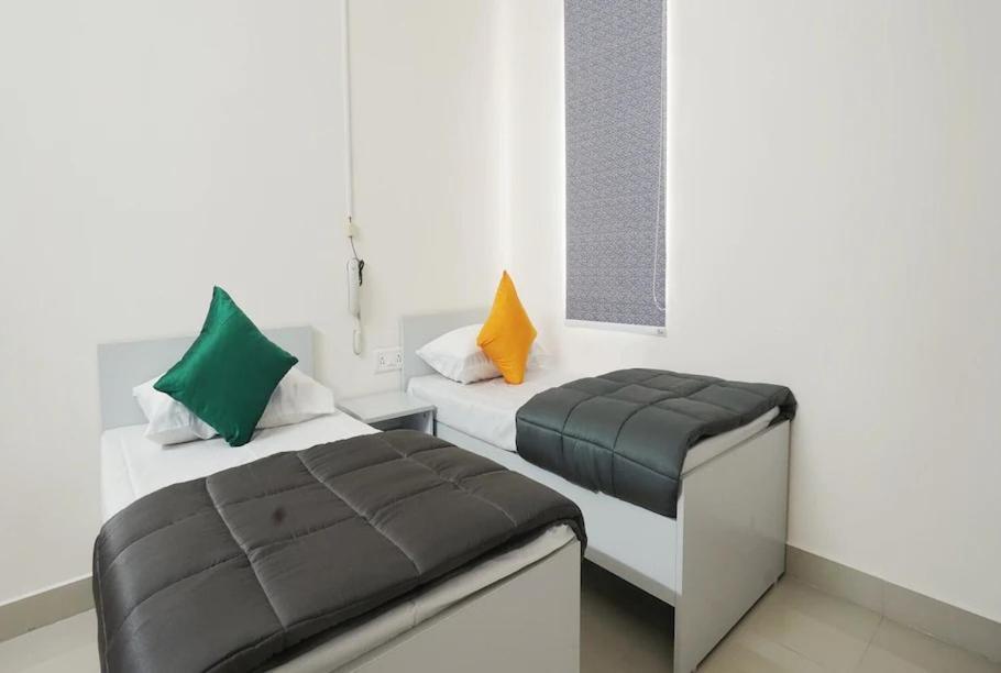 Hotel Cyber Pride Hyderabad Exterior foto